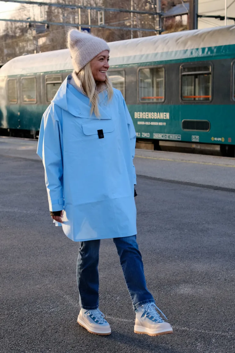 Bergen Poncho Airy Blue