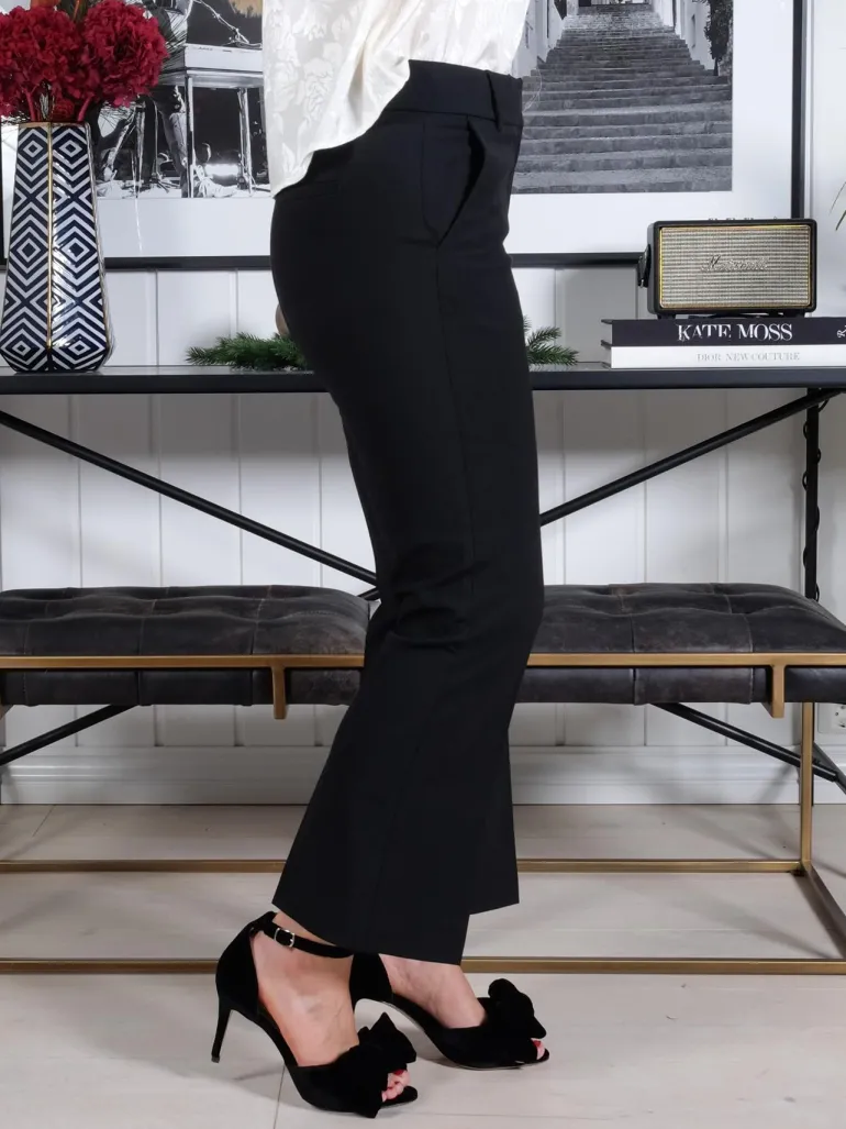 Clara Ankle Black