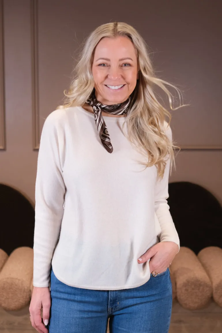 Curved Fringes Sweater White
