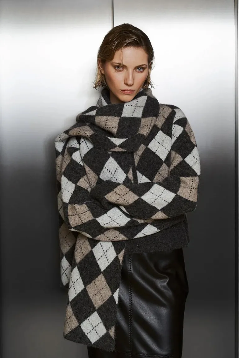 Everlee Shawl Grey Argyle