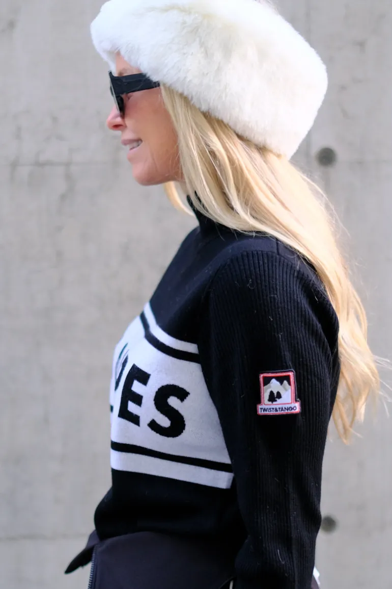 Les Alpes Knitted Sweater Black