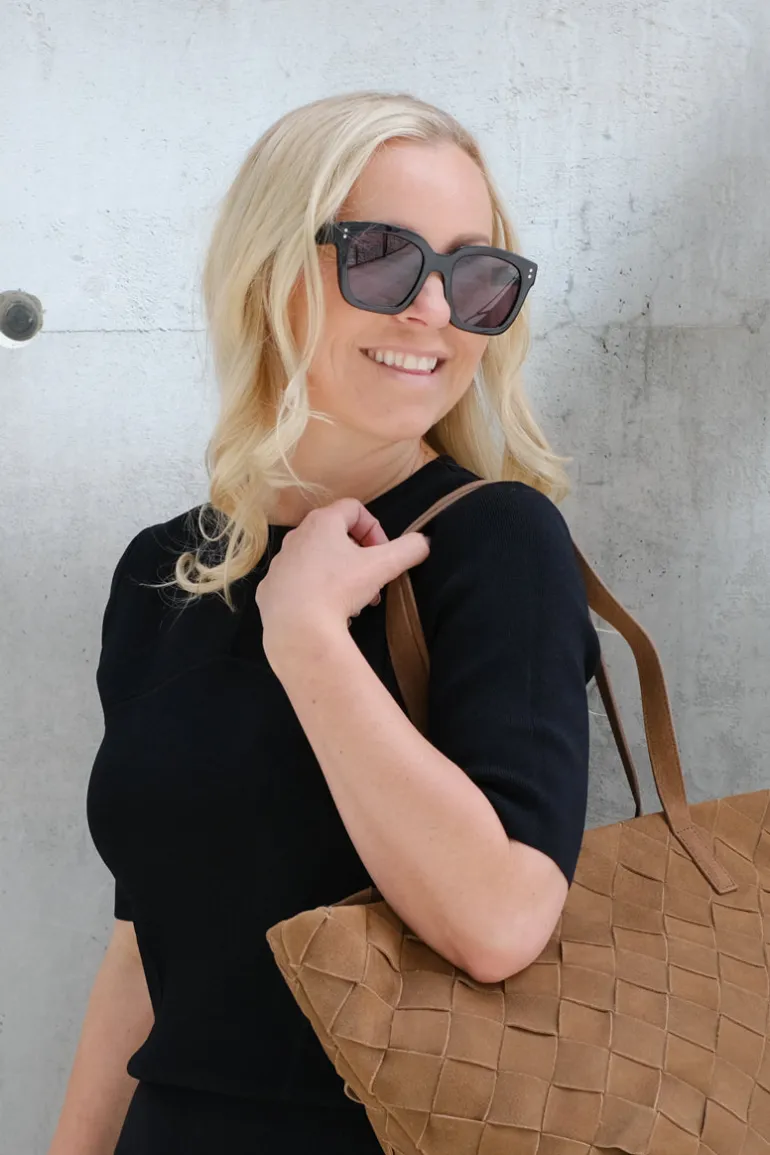 Modena Black