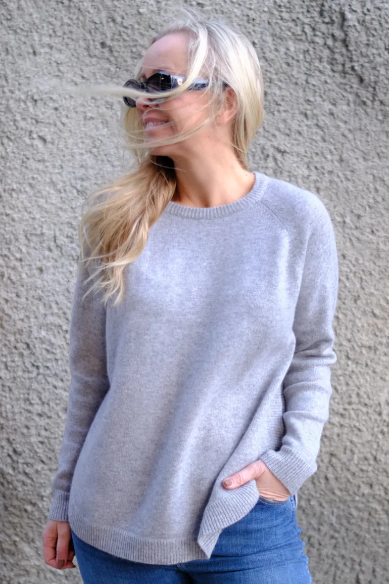 Raglan Curved Sweater Light Grey
