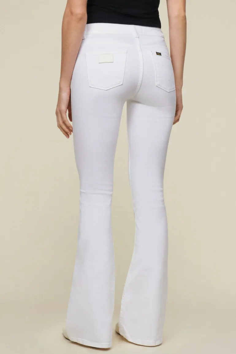 Raval Megalia Blanco White