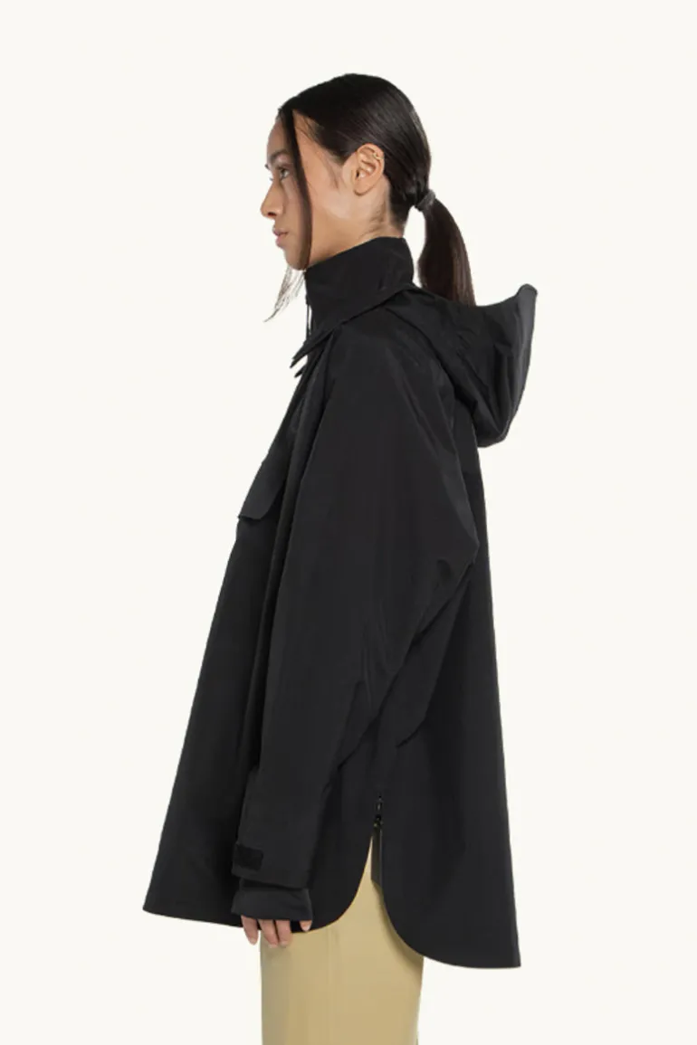 Voss Poncho Black